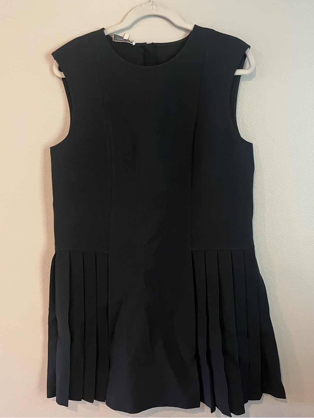 Lafayette 148 New York Black Pleated Sleeveless Shift Dress